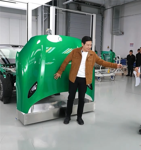 河内1.5分彩：雷军官宣明晚直播：带大家参观小米汽车工厂实验室 展示新SU7研发过程